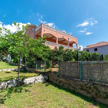 Lotus Apartamento Trogir