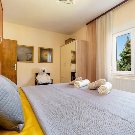 Lotus Apartamento Trogir